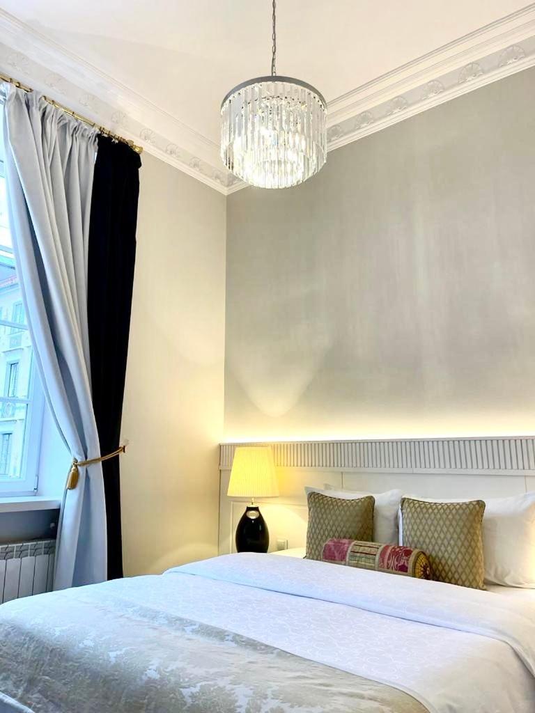 Luxury Suites & Apartments Mondrian Market Square II Warszawa Rum bild