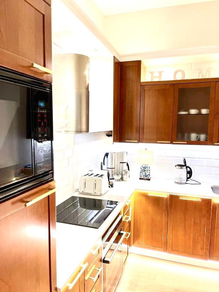 Luxury Suites & Apartments Mondrian Market Square II Warszawa Rum bild